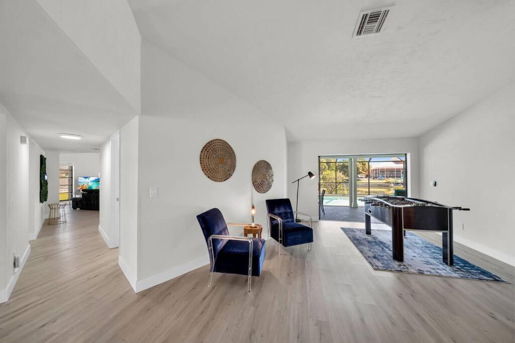 Villa Luxury Waterfront Haven In Cape Coral - Dog-Friendly Escape With Private Pool Exterior foto