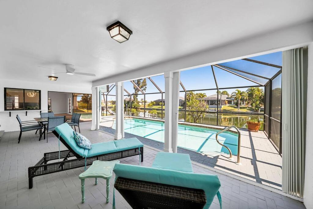 Villa Luxury Waterfront Haven In Cape Coral - Dog-Friendly Escape With Private Pool Exterior foto