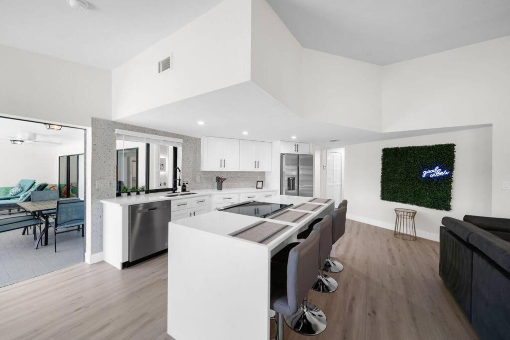 Villa Luxury Waterfront Haven In Cape Coral - Dog-Friendly Escape With Private Pool Exterior foto