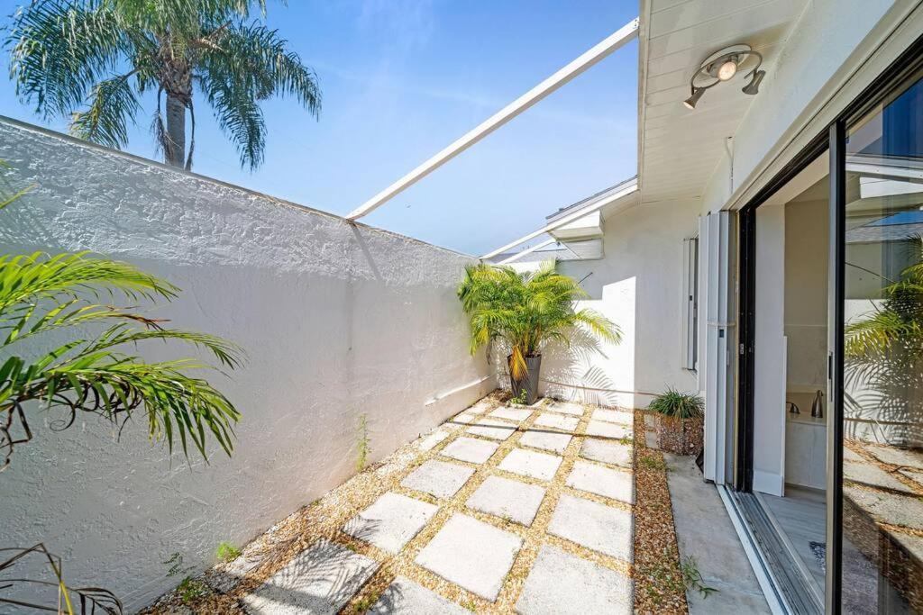 Villa Luxury Waterfront Haven In Cape Coral - Dog-Friendly Escape With Private Pool Exterior foto