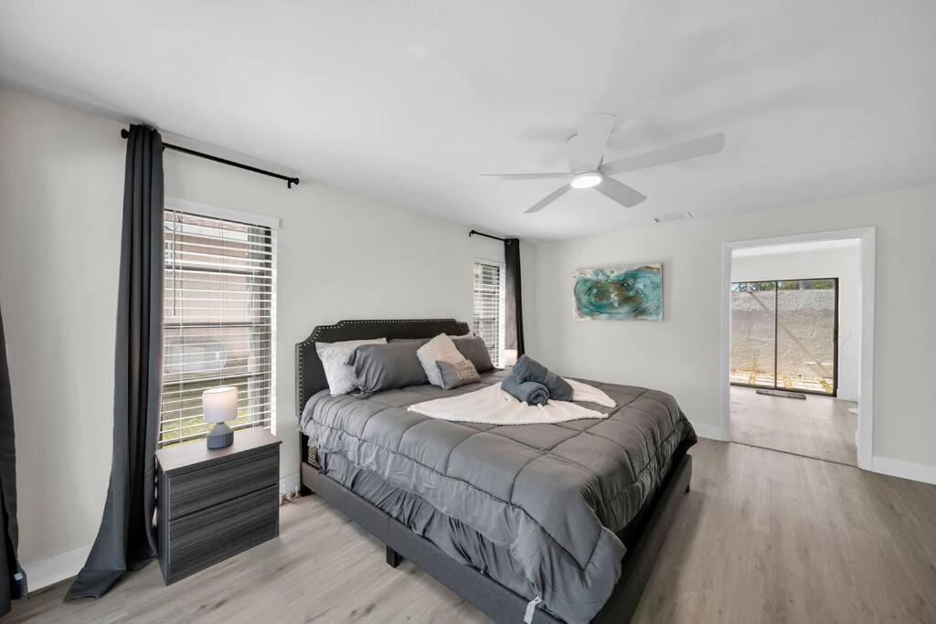 Villa Luxury Waterfront Haven In Cape Coral - Dog-Friendly Escape With Private Pool Exterior foto