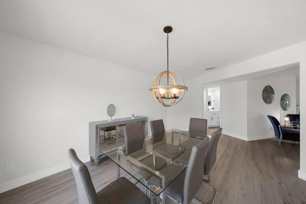 Villa Luxury Waterfront Haven In Cape Coral - Dog-Friendly Escape With Private Pool Exterior foto