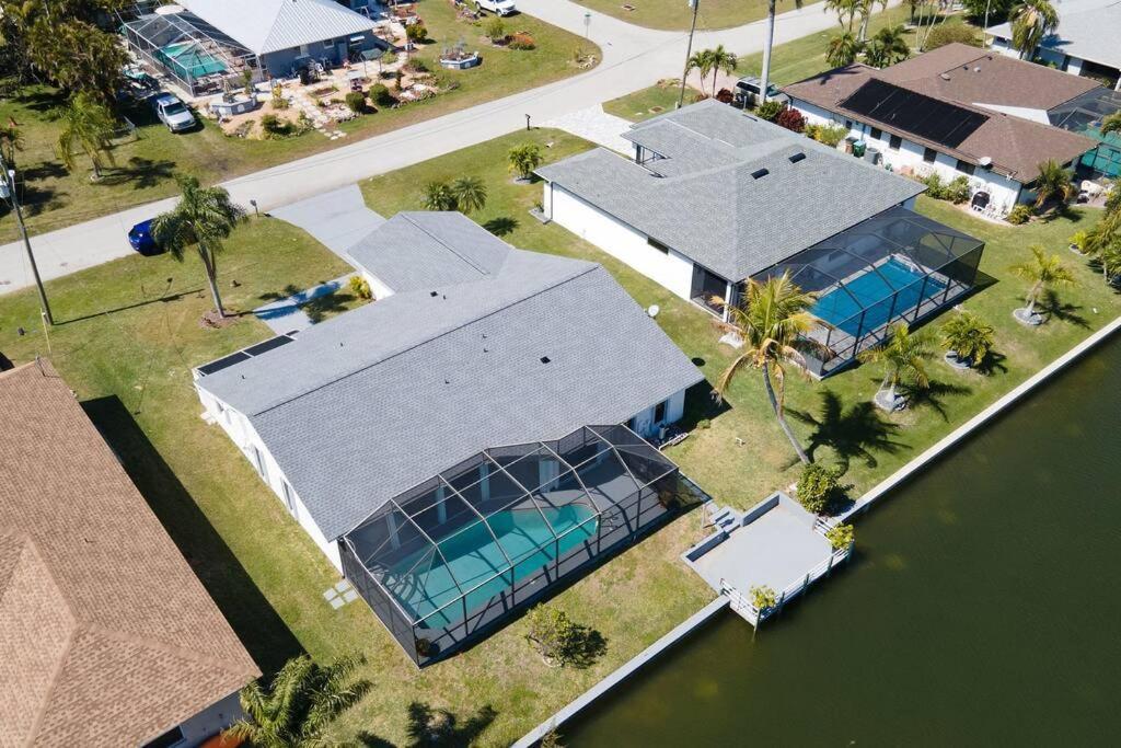 Villa Luxury Waterfront Haven In Cape Coral - Dog-Friendly Escape With Private Pool Exterior foto